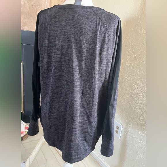 CHAMPION LONG SLEEVE TOP - Picture 2 of 7